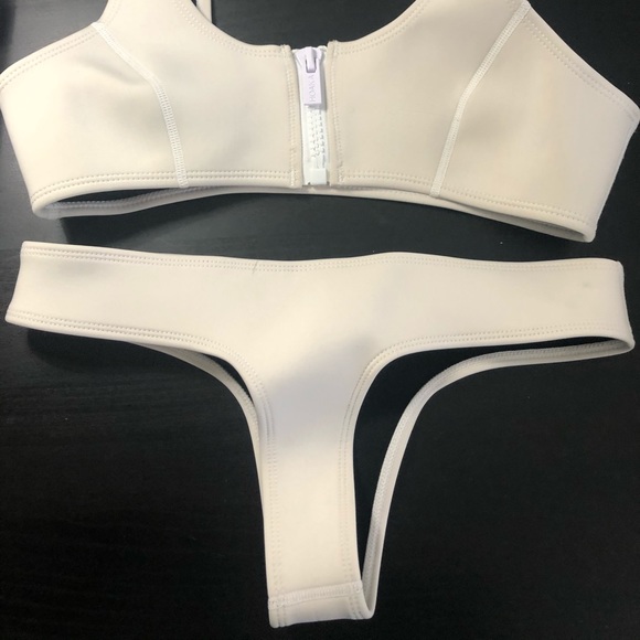 Hoaka Swimwear - Picture 2 of 2